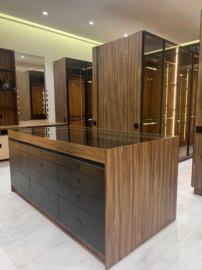 Cainta walk-in closet