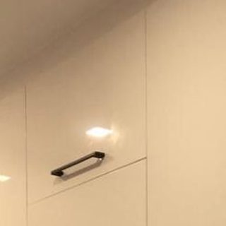 White high-gloss door sample